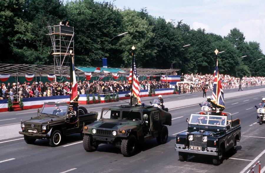  HMMWV M1025 1984 года  (фото 8 из 16)